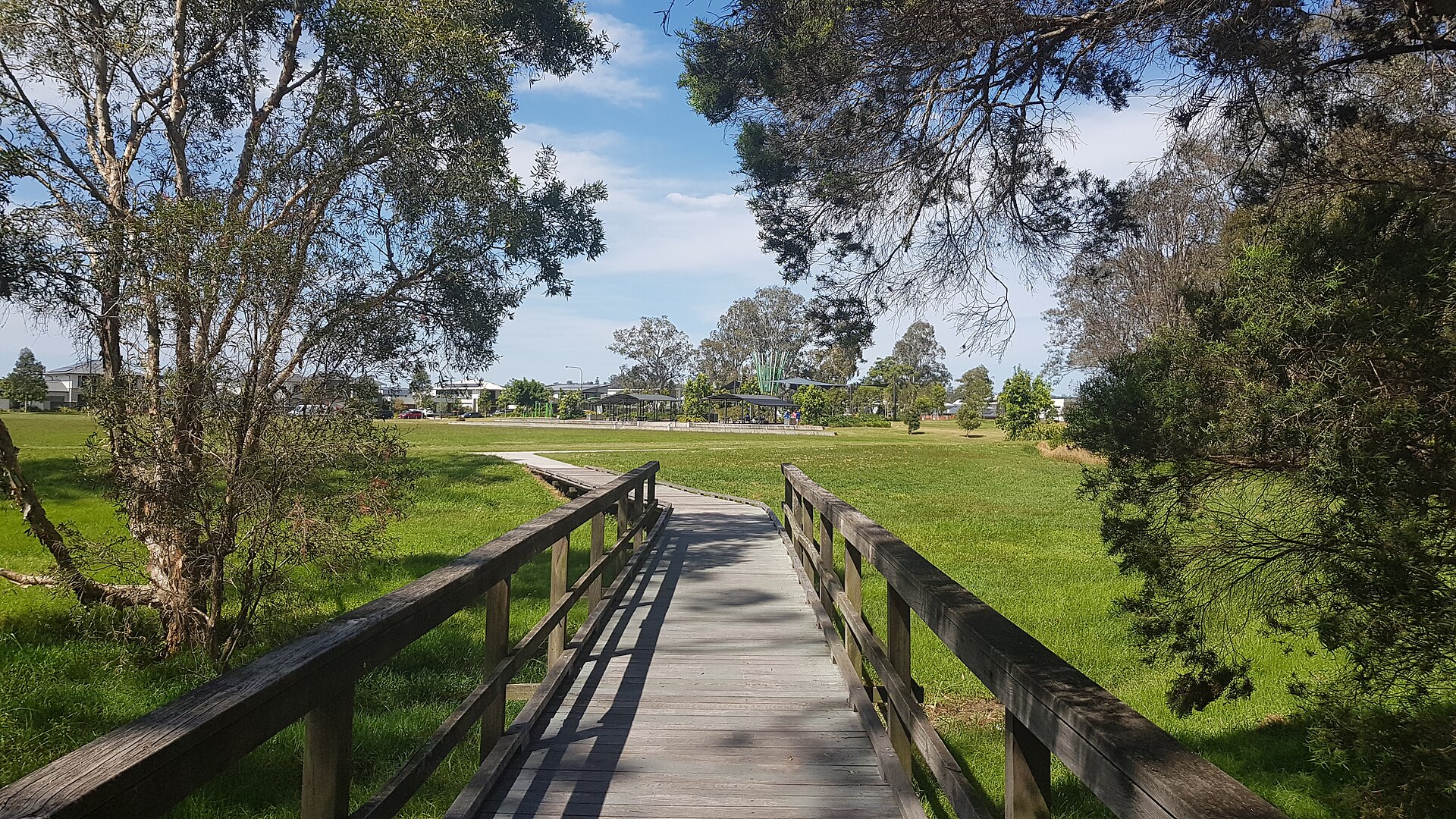 Boardwalk and recreation facilities at Pallara Park