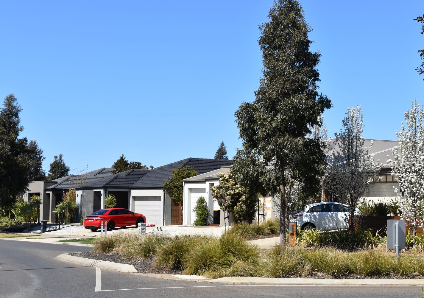 New houses in the Exford Waters subdivision at Weir Views Victoria